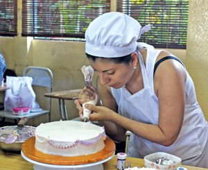 Decorating Cake